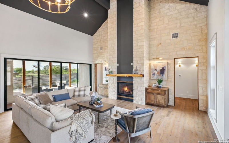 343 Janice, Castroville, TX 78009, 4 Bedrooms Bedrooms, ,5 BathroomsBathrooms,Residential,For Sale,343 Janice,0,1912285