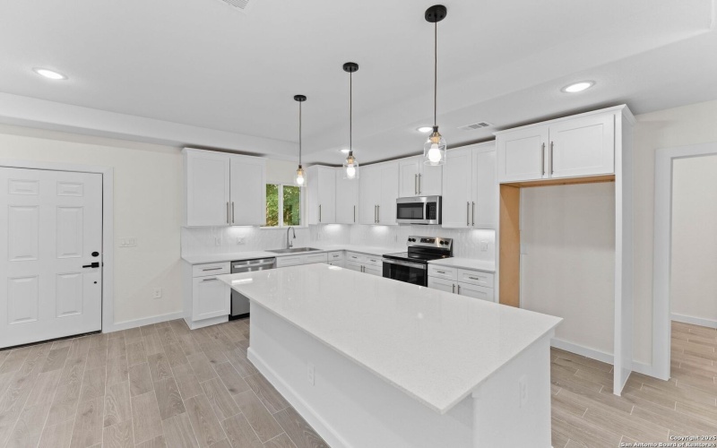 350 Spanish Oak Dr, Canyon Lake, TX 78133, 3 Bedrooms Bedrooms, ,2 BathroomsBathrooms,Residential,For Sale,350 Spanish Oak Dr,0,1913798