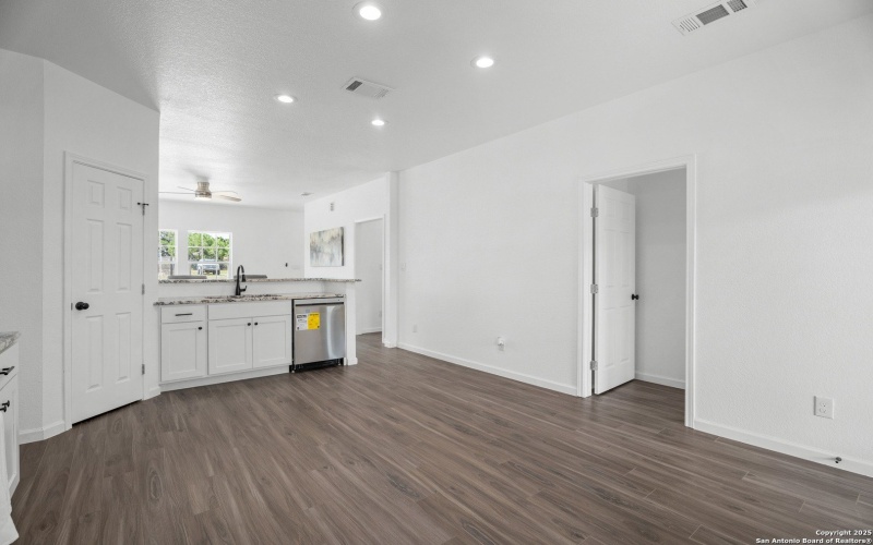 1734 Blueridge Dr, Canyon Lake, TX 78133, 3 Bedrooms Bedrooms, ,2 BathroomsBathrooms,Residential,For Sale,1734 Blueridge Dr,0,1914075