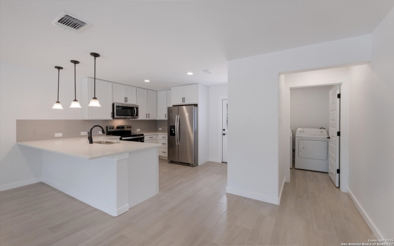 432 Canyon Lake Dr, Bandera, TX 78003, 2 Habitaciones Habitaciones , ,2 BañosBaños,Residential,En Venta,432 Canyon Lake Dr,0,1915387