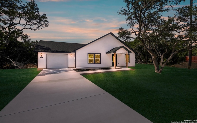 432 Canyon Lake Dr, Bandera, TX 78003, 2 Habitaciones Habitaciones , ,2 BañosBaños,Residential,En Venta,432 Canyon Lake Dr,0,1915387
