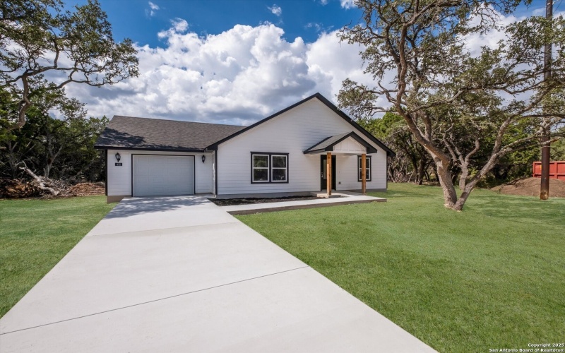 432 Canyon Lake Dr, Bandera, TX 78003, 2 Habitaciones Habitaciones , ,2 BañosBaños,Residential,En Venta,432 Canyon Lake Dr,0,1915387