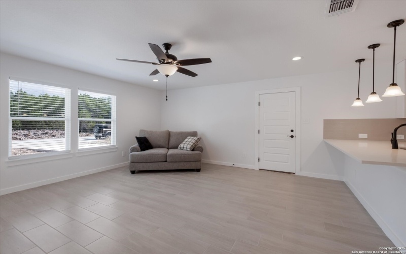 432 Canyon Lake Dr, Bandera, TX 78003, 2 Habitaciones Habitaciones , ,2 BañosBaños,Residential,En Venta,432 Canyon Lake Dr,0,1915387