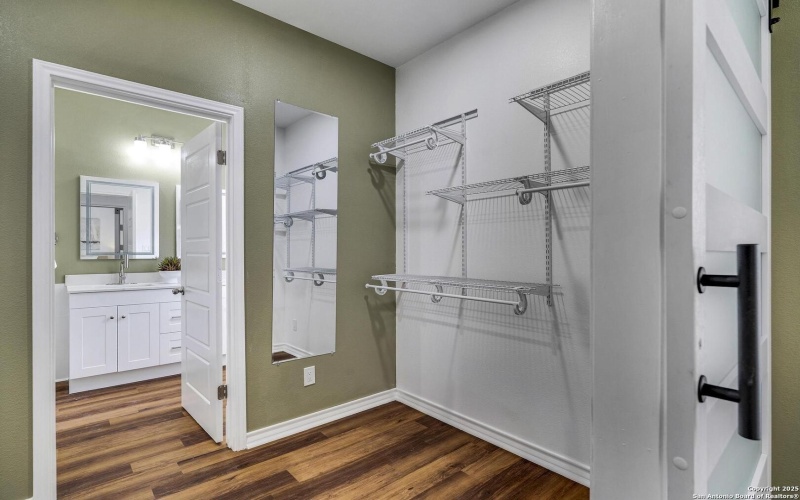 330 Walton Ave, San Antonio, TX 78225, 4 Bedrooms Bedrooms, ,2 BathroomsBathrooms,Residential,For Sale,330 Walton Ave,0,1916283