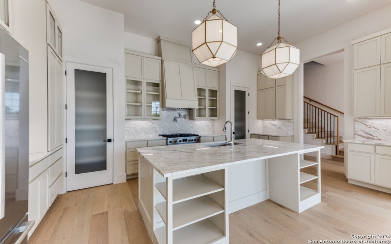 103 E WILDWOOD unit: B, San Antonio, TX 78212-1727, 3 Habitaciones Habitaciones , ,3 BañosBaños,Residential,En Venta,103 E WILDWOOD unit: B,0,1918743