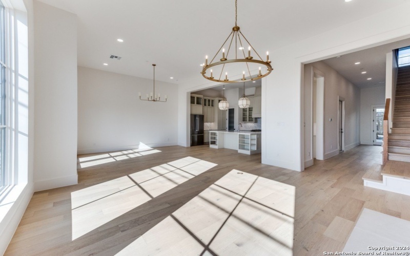 103 E WILDWOOD unit: B, San Antonio, TX 78212-1727, 3 Habitaciones Habitaciones , ,3 BañosBaños,Residential,En Venta,103 E WILDWOOD unit: B,0,1918743