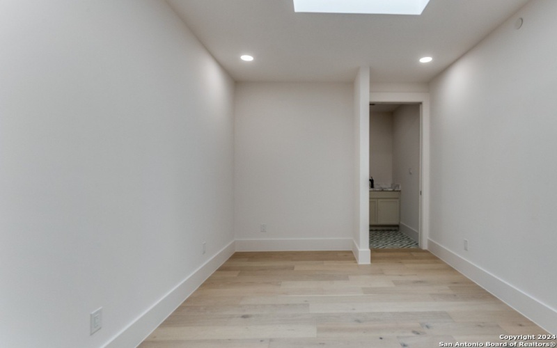 103 E WILDWOOD unit: B, San Antonio, TX 78212-1727, 3 Habitaciones Habitaciones , ,3 BañosBaños,Residential,En Venta,103 E WILDWOOD unit: B,0,1918743