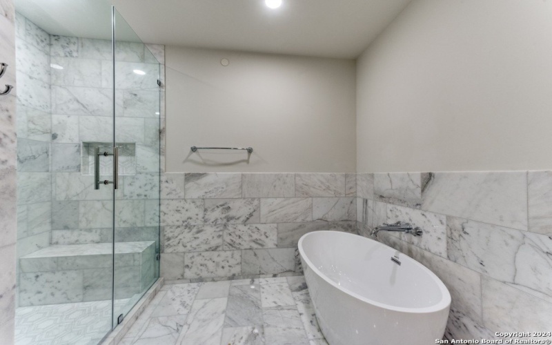 103 E WILDWOOD unit: B, San Antonio, TX 78212-1727, 3 Habitaciones Habitaciones , ,3 BañosBaños,Residential,En Venta,103 E WILDWOOD unit: B,0,1918743