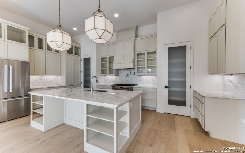 103 E WILDWOOD unit: B, San Antonio, TX 78212-1727, 3 Habitaciones Habitaciones , ,3 BañosBaños,Residential,En Venta,103 E WILDWOOD unit: B,0,1918743