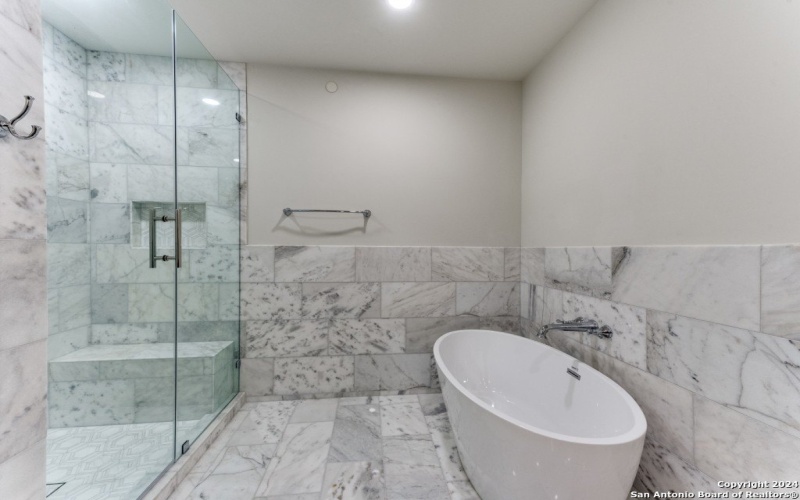 103 E Wildwood unit: B, San Antonio, TX 78212-1727, 3 Habitaciones Habitaciones , ,3 BañosBaños,Residential,En Venta,103 E Wildwood unit: B,0,1918750