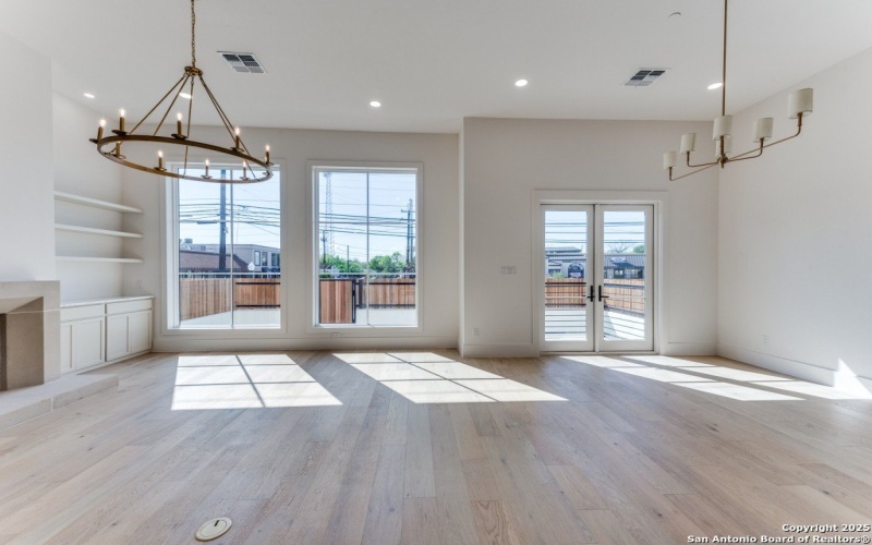 103 E Wildwood unit: B, San Antonio, TX 78212-1727, 3 Habitaciones Habitaciones , ,3 BañosBaños,Residential,En Venta,103 E Wildwood unit: B,0,1918750