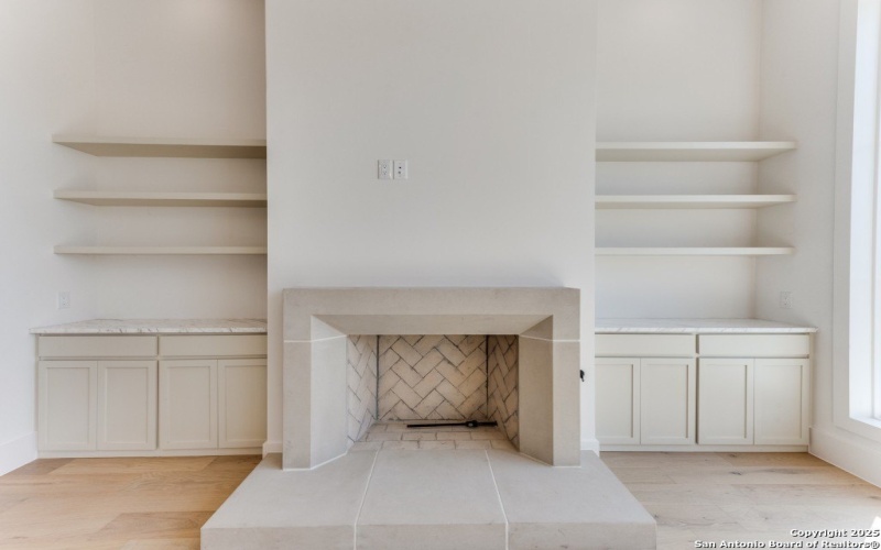 103 E Wildwood unit: B, San Antonio, TX 78212-1727, 3 Habitaciones Habitaciones , ,3 BañosBaños,Residential,En Venta,103 E Wildwood unit: B,0,1918750