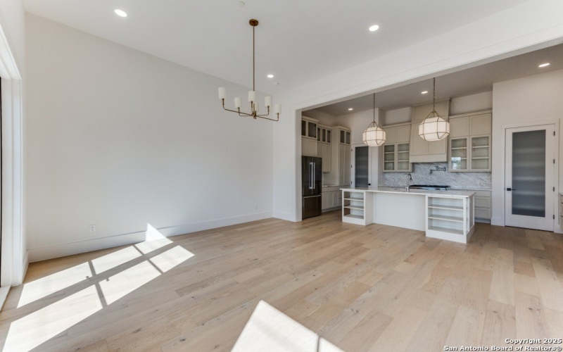 103 E Wildwood unit: B, San Antonio, TX 78212-1727, 3 Habitaciones Habitaciones , ,3 BañosBaños,Residential,En Venta,103 E Wildwood unit: B,0,1918750