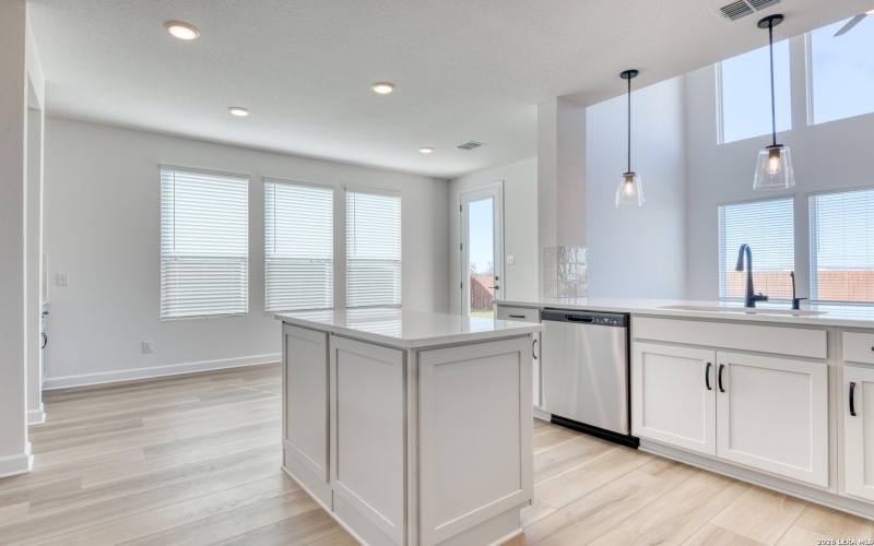 105 Heidi Hill, Castroville, TX 78009, 4 Habitaciones Habitaciones , ,3 BañosBaños,Residential,En Venta,105 Heidi Hill,0,1918753