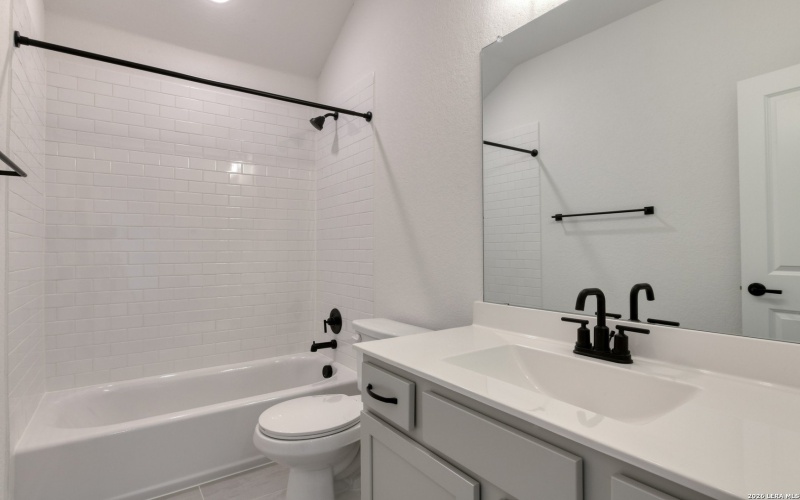 105 Heidi Hill, Castroville, TX 78009, 4 Habitaciones Habitaciones , ,3 BañosBaños,Residential,En Venta,105 Heidi Hill,0,1918753