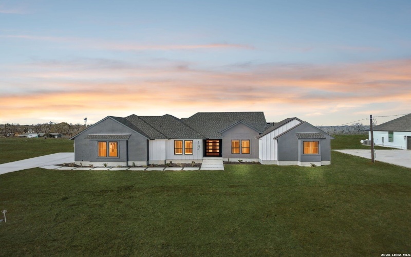 187 Hidden Ranch CT., Floresville, TX 78114, 4 Bedrooms Bedrooms, ,5 BathroomsBathrooms,Residential,For Sale,187 Hidden Ranch CT.,0,1930084