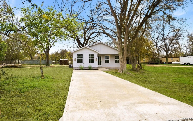 243 Meadow Lake Dr Lot 109, Seguin, TX 78155, 3 Bedrooms Bedrooms, ,2 BathroomsBathrooms,Residential,For Sale,243 Meadow Lake Dr Lot 109,0,1930497