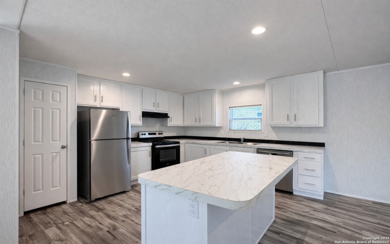 563 Oak Trail, Canyon Lake, TX 78133, 3 Habitaciones Habitaciones , ,2 BañosBaños,Residential,En Venta,563 Oak Trail,0,1930797