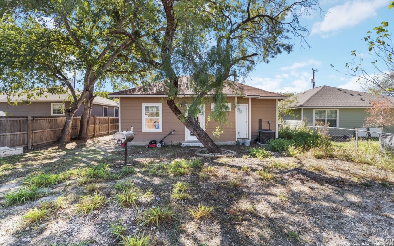 1611 Santa Rita, San Antonio, TX 78214, 3 Habitaciones Habitaciones , ,2 BañosBaños,Residential,En Venta,1611 Santa Rita,0,1921156