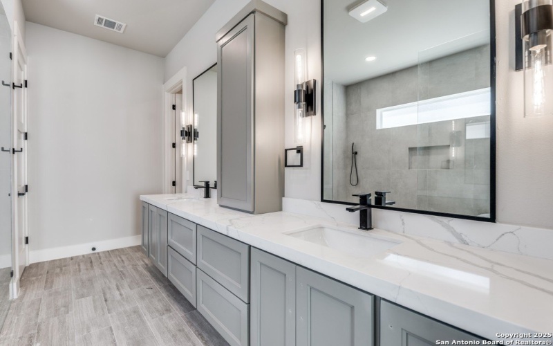 22114 Touring Ln, San Antonio, TX 78257, 4 Bedrooms Bedrooms, ,5 BathroomsBathrooms,Residential,For Sale,22114 Touring Ln,0,1922102