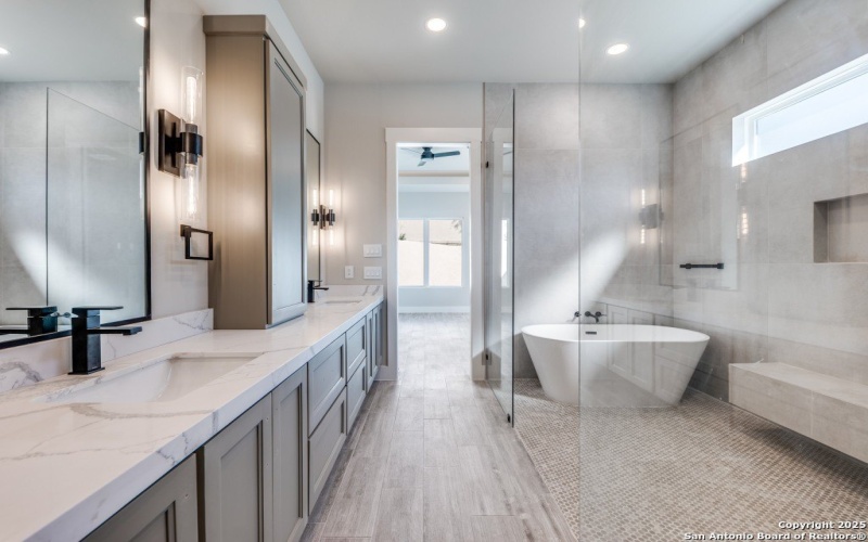 22114 Touring Ln, San Antonio, TX 78257, 4 Bedrooms Bedrooms, ,5 BathroomsBathrooms,Residential,For Sale,22114 Touring Ln,0,1922102