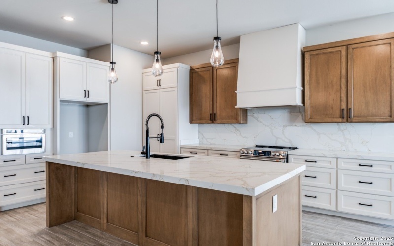 22114 Touring Ln, San Antonio, TX 78257, 4 Bedrooms Bedrooms, ,5 BathroomsBathrooms,Residential,For Sale,22114 Touring Ln,0,1922102