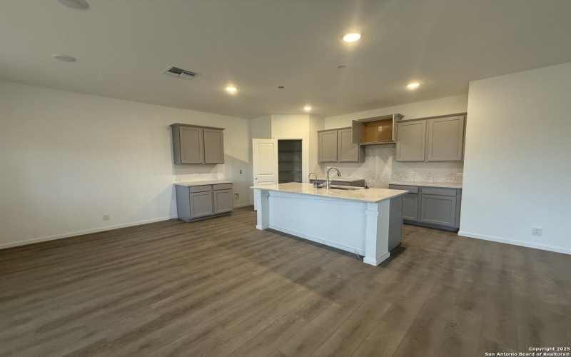 7610 Birch Hollow, San Antonio, TX 78252, 4 Bedrooms Bedrooms, ,3 BathroomsBathrooms,Residential,For Sale,7610 Birch Hollow,0,1922617