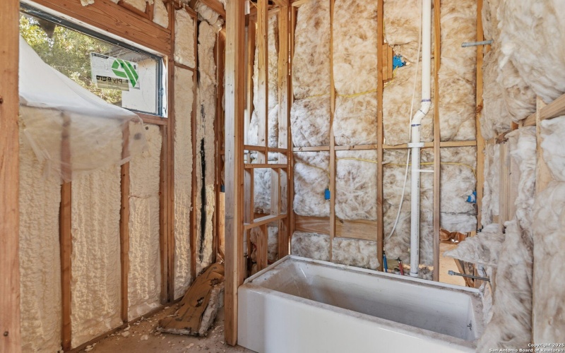 1742 Paradise Pkwy, Canyon Lake, TX 78133, 4 Bedrooms Bedrooms, ,5 BathroomsBathrooms,Residential,For Sale,1742 Paradise Pkwy,0,1924827