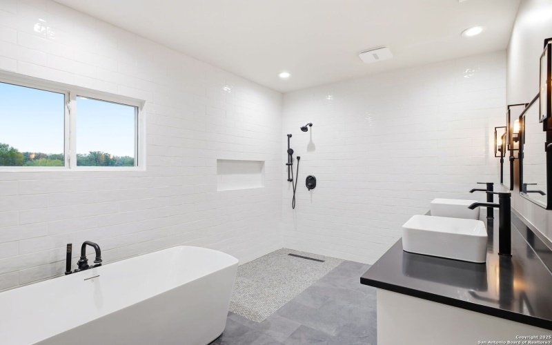 13932 State Highway 16, Pipe Creek, TX 78063, 4 Bedrooms Bedrooms, ,3 BathroomsBathrooms,Residential,For Sale,13932 State Highway 16,0,1926911