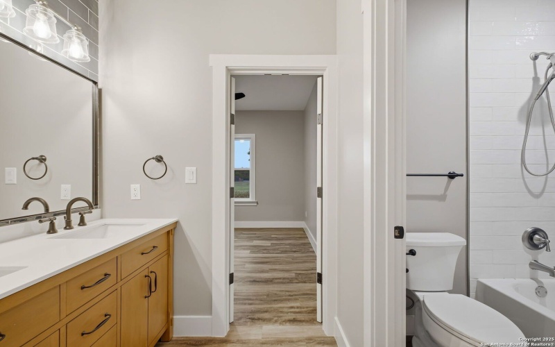 13932 State Highway 16, Pipe Creek, TX 78063, 4 Bedrooms Bedrooms, ,3 BathroomsBathrooms,Residential,For Sale,13932 State Highway 16,0,1926911