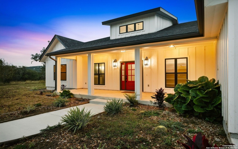 13932 State Highway 16, Pipe Creek, TX 78063, 4 Bedrooms Bedrooms, ,3 BathroomsBathrooms,Residential,For Sale,13932 State Highway 16,0,1926911