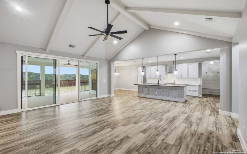 13932 State Highway 16, Pipe Creek, TX 78063, 4 Bedrooms Bedrooms, ,3 BathroomsBathrooms,Residential,For Sale,13932 State Highway 16,0,1926911