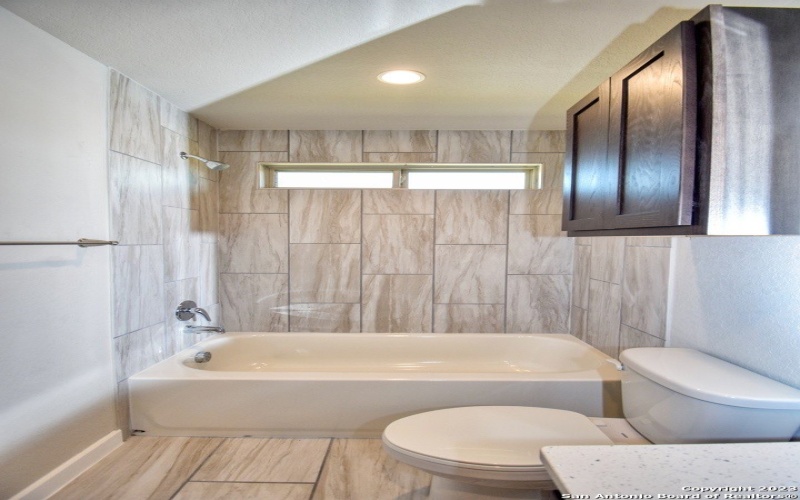 8406 Via Pisa, San Antonio, TX 78227, ,Residential Multi Family,En Venta,8406 Via Pisa,0,1932457