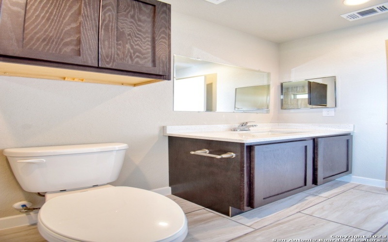 8406 Via Pisa, San Antonio, TX 78227, ,Residential Multi Family,En Venta,8406 Via Pisa,0,1932457