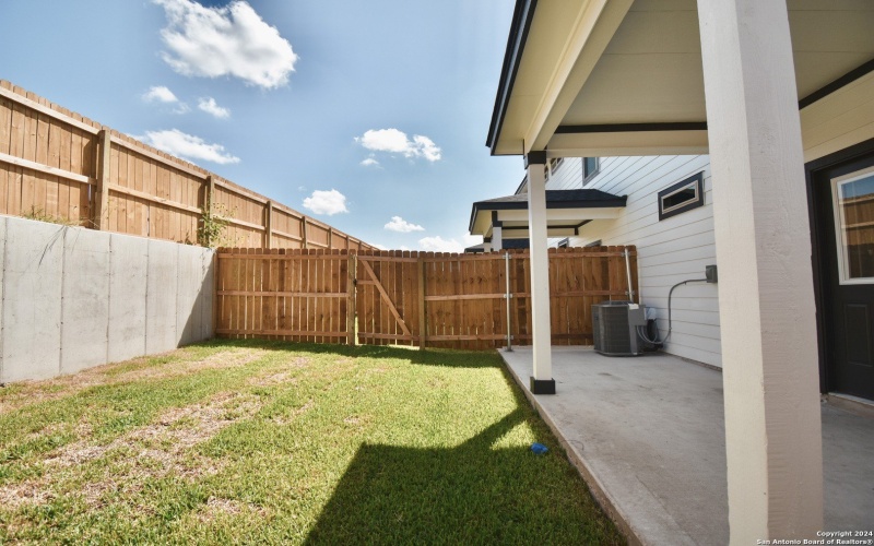 8406 Via Pisa, San Antonio, TX 78227, ,Residential Multi Family,En Venta,8406 Via Pisa,0,1932457