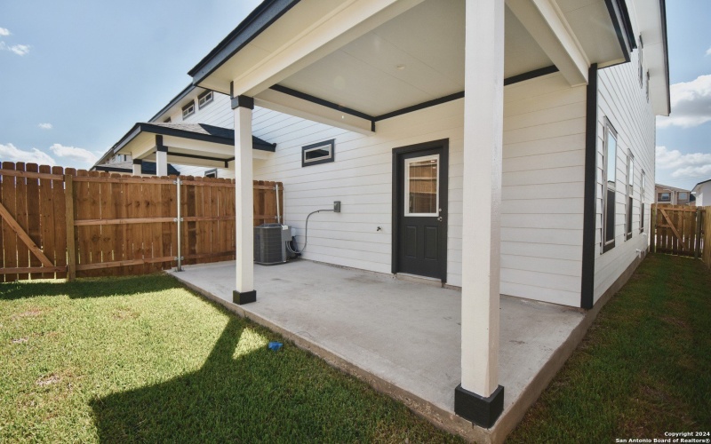 8406 Via Pisa, San Antonio, TX 78227, ,Residential Multi Family,En Venta,8406 Via Pisa,0,1932457