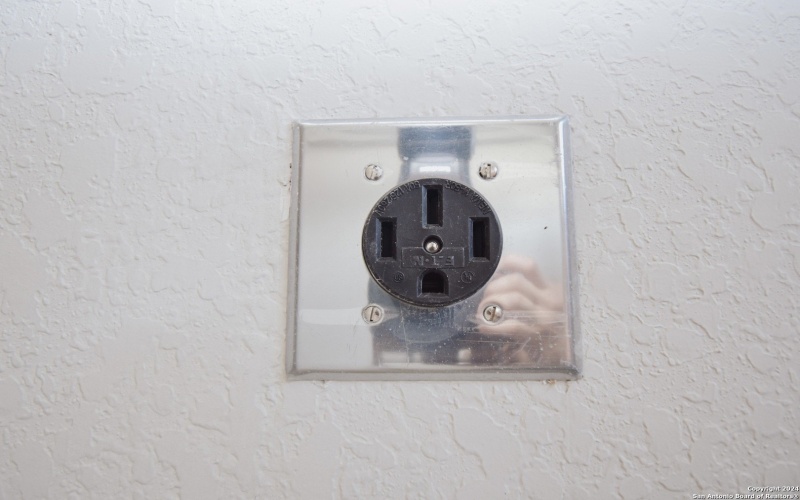 8406 Via Pisa, San Antonio, TX 78227, ,Residential Multi Family,En Venta,8406 Via Pisa,0,1932457