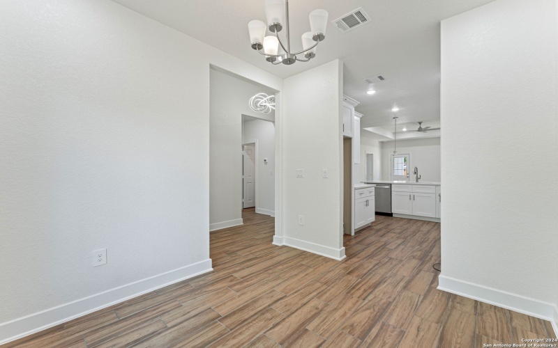 2115 SW 19TH ST, San Antonio, TX 78207, 3 Habitaciones Habitaciones , ,2 BañosBaños,Residential,En Venta,2115 SW 19TH ST,0,1936122