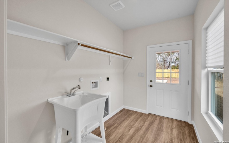 531 Sunglo, San Antonio, TX 78221, 3 Bedrooms Bedrooms, ,2 BathroomsBathrooms,Residential,For Sale,531 Sunglo,0,1940273