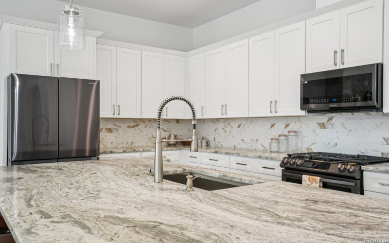 103 N John Bird, Blanco, TX 78606, 3 Bedrooms Bedrooms, ,2 BathroomsBathrooms,Residential,For Sale,103 N John Bird,0,1940291