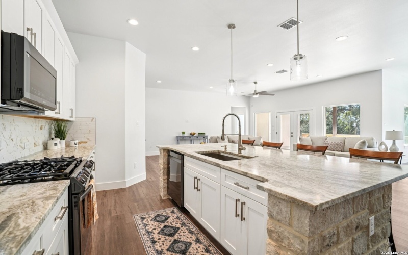 103 N John Bird, Blanco, TX 78606, 3 Bedrooms Bedrooms, ,2 BathroomsBathrooms,Residential,For Sale,103 N John Bird,0,1940291