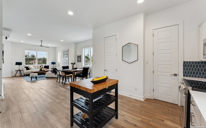 1735 W Gramercy Pl #201/301/302, San Antonio, TX 78201, ,Residential Multi Family,For Sale,1735 W Gramercy Pl #201/301/302,0,1940409