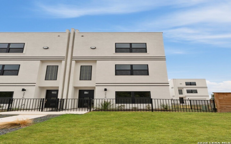 3214 N Elmendorf and 1735 Gramercy #201/301/302, San Antonio, TX 78201, ,Residential Multi Family,For Sale,3214 N Elmendorf and 1735 Gramercy #201/301/302,0,1940412