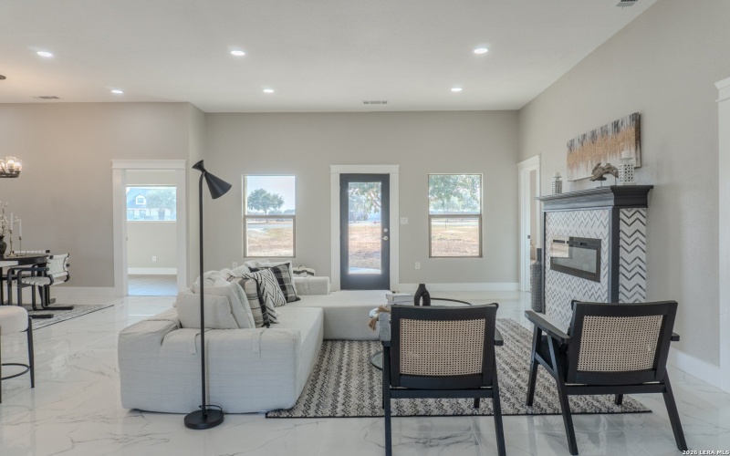 185 E Medium Meadow, Lytle, TX 78052, 4 Bedrooms Bedrooms, ,2 BathroomsBathrooms,Residential,For Sale,185 E Medium Meadow,0,1943112