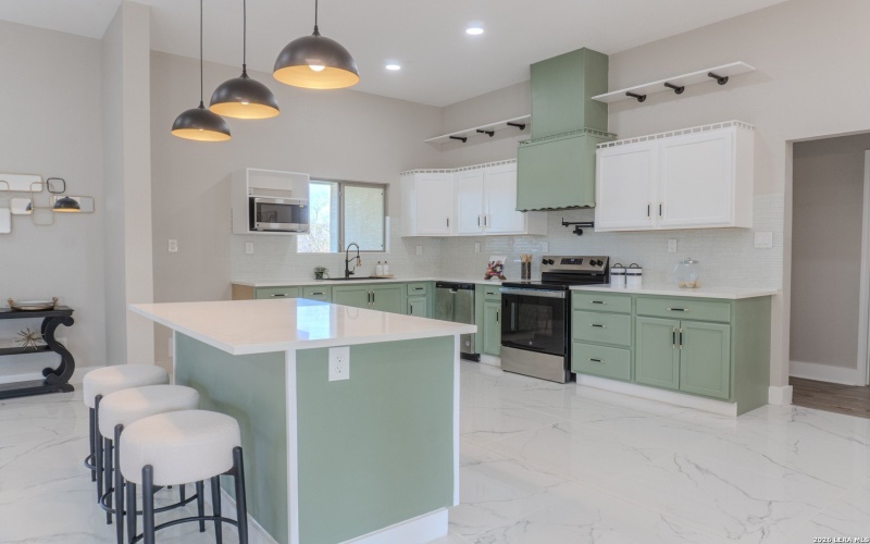 185 E Medium Meadow, Lytle, TX 78052, 4 Bedrooms Bedrooms, ,2 BathroomsBathrooms,Residential,For Sale,185 E Medium Meadow,0,1943112