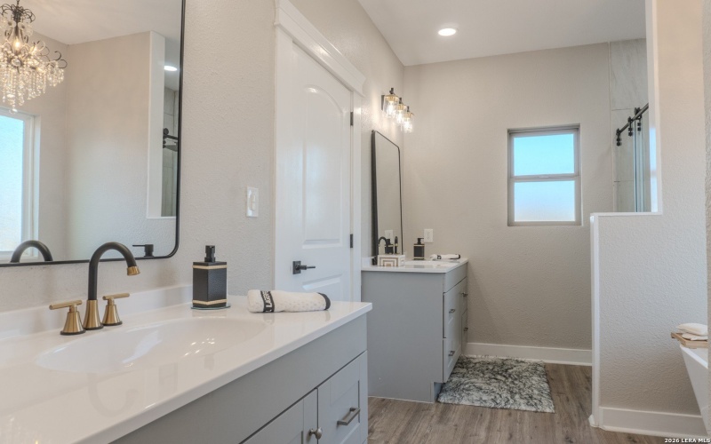 185 E Medium Meadow, Lytle, TX 78052, 4 Bedrooms Bedrooms, ,2 BathroomsBathrooms,Residential,For Sale,185 E Medium Meadow,0,1943112