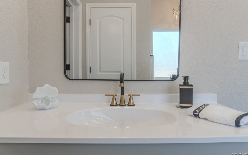 185 E Medium Meadow, Lytle, TX 78052, 4 Bedrooms Bedrooms, ,2 BathroomsBathrooms,Residential,For Sale,185 E Medium Meadow,0,1943112