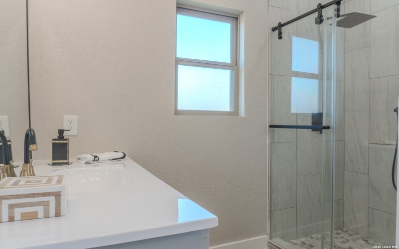 185 E Medium Meadow, Lytle, TX 78052, 4 Bedrooms Bedrooms, ,2 BathroomsBathrooms,Residential,For Sale,185 E Medium Meadow,0,1943112