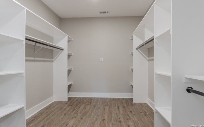 185 E Medium Meadow, Lytle, TX 78052, 4 Bedrooms Bedrooms, ,2 BathroomsBathrooms,Residential,For Sale,185 E Medium Meadow,0,1943112