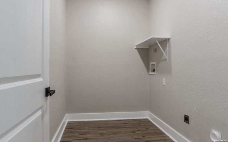 185 E Medium Meadow, Lytle, TX 78052, 4 Bedrooms Bedrooms, ,2 BathroomsBathrooms,Residential,For Sale,185 E Medium Meadow,0,1943112